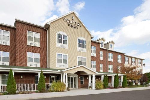 Country Inn & Suites by Radisson, Gettysburg, PA allows 18 year olds to book a room in 