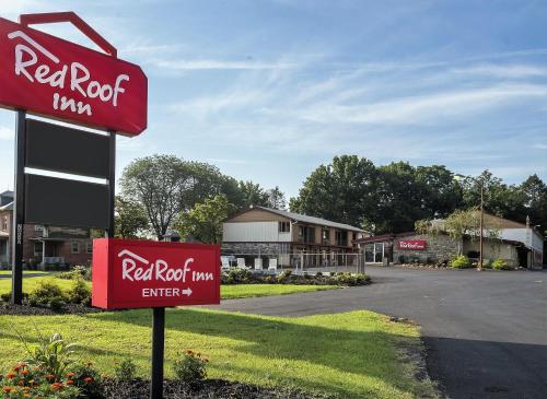 Red Roof Inn Lancaster Strasburg allows 18 year olds to book a room in Lancaster