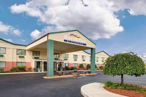 Baymont by Wyndham Gettysburg allows 18 year olds to book a room in 