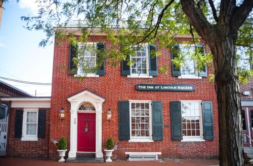 The Inn at Lincoln Square allows 18 year olds to book a room in 